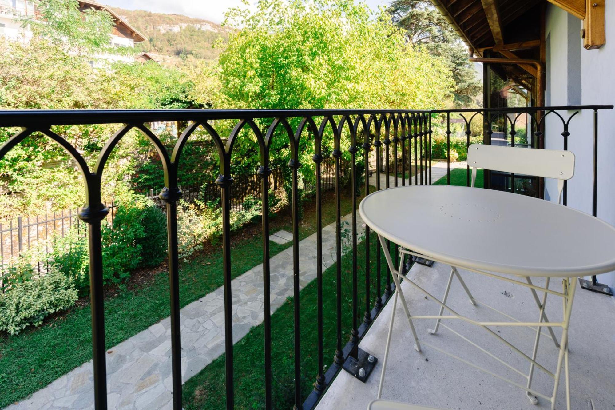 Hotel Le Mouton Bleu Talloires Exterior photo